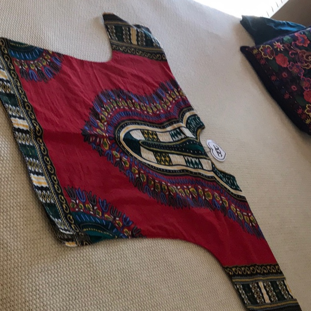 SOLD Colorful pattern tunic - Picture 7 of 9